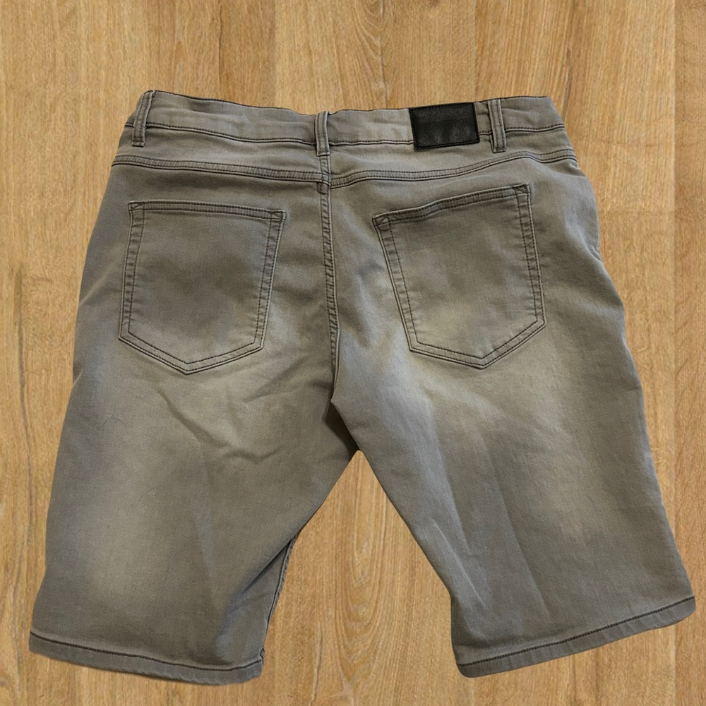 Men's Gray Denim Shorts - Picture 2 of 5